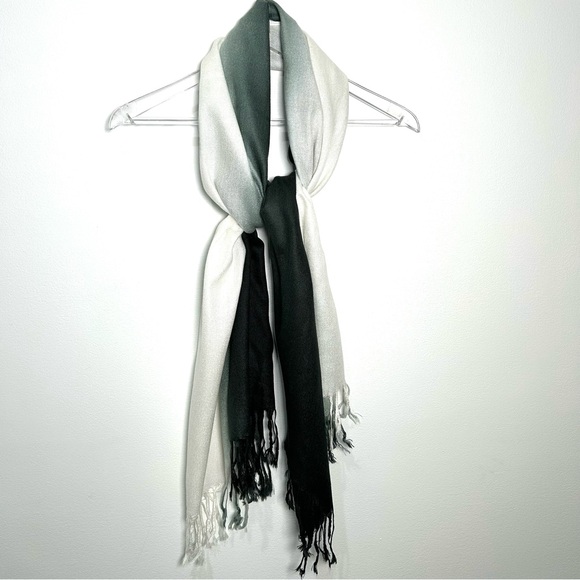 Pashmina Green White Ombre Flat Knotted Fringe Cashmere Wool Silk Scarf NWOT - Picture 8 of 16